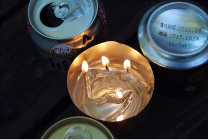 火をつけた簡易コンロ