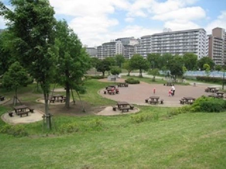 汐入公園のバーベキュー広場