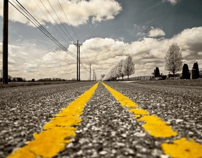道路の線の写真
