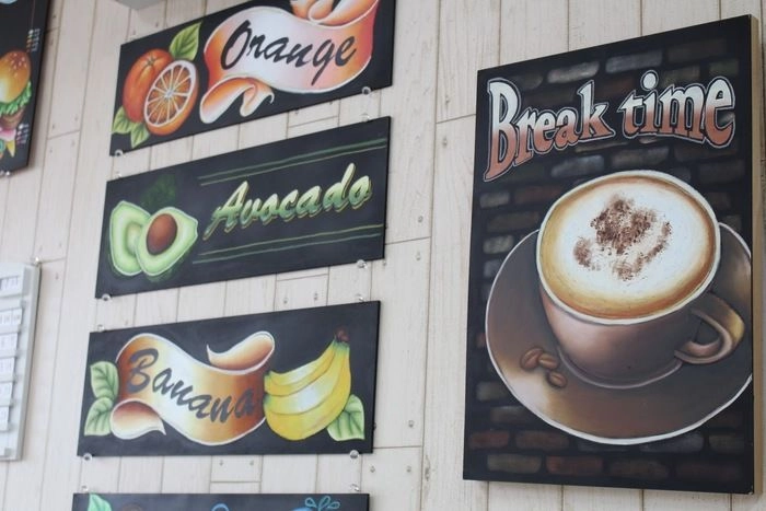 食材をモチーフとした複数のお洒落で可愛いチョークアート作品