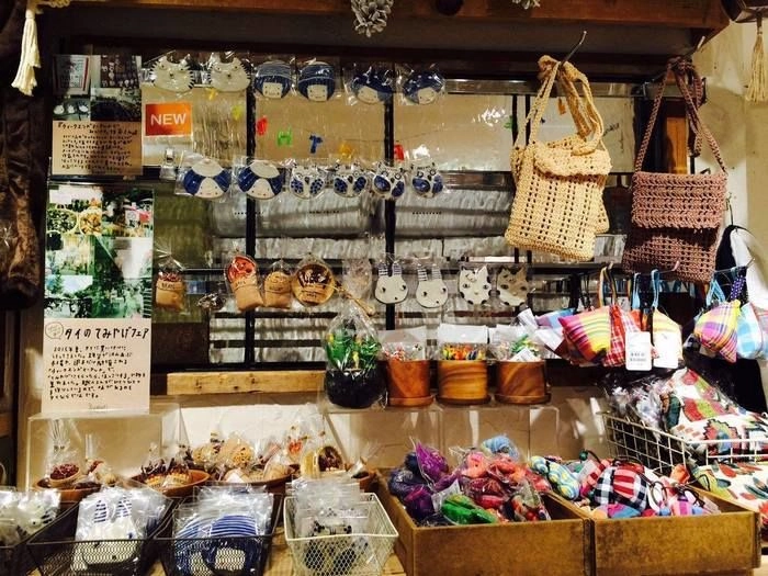 サリュのお店に並んだ小物