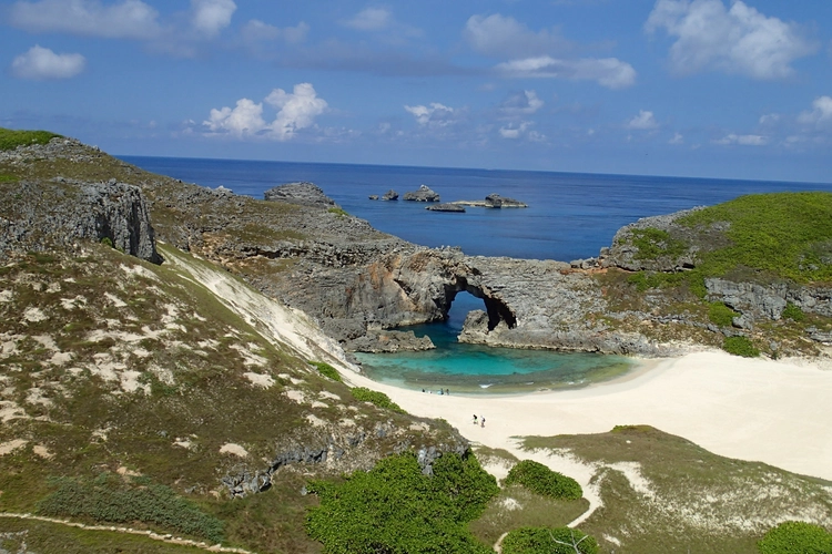 東洋のガラパゴス、小笠原諸島父島は海も空も息を呑むほどに美しい神秘の島でした。 キャンプ・アウトドア情報メディアhinata