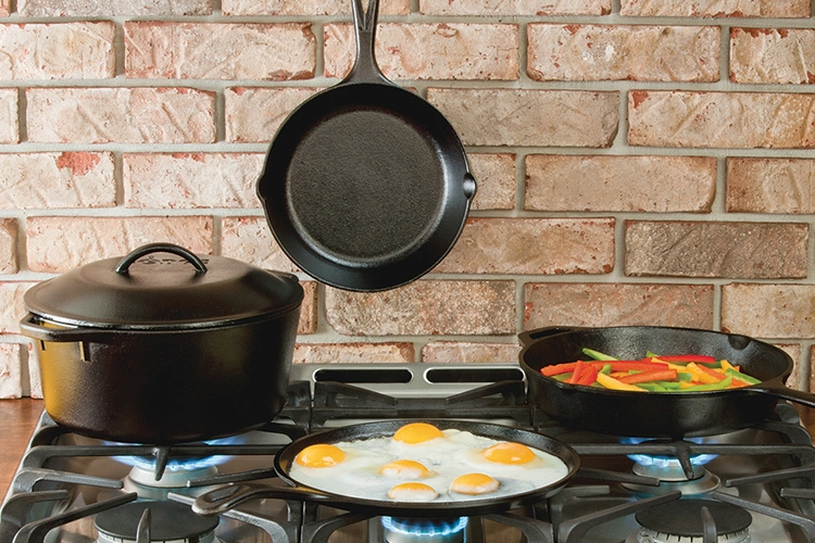 ロッジのクッカーの魅力を再発見！キャストアイアンだからこその美味し