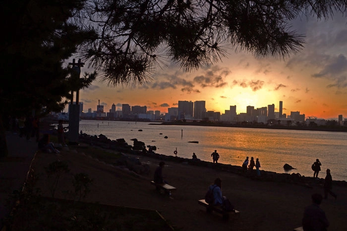 お台場海浜公園の夕暮れ