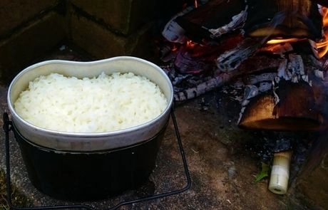 キャンプでご飯を炊こう 炊飯方法を徹底解説 キャンプ アウトドア情報メディアhinata