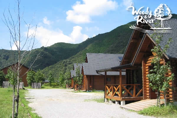 プライベートオートキャンプに最適地（ログ小屋3LDK付）