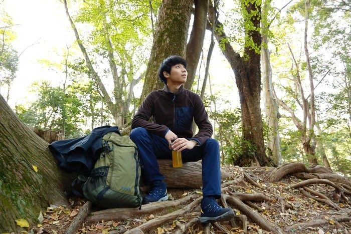 木の根元でひと休み