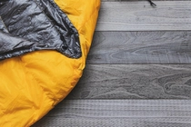 守りのギア選びも重要！快眠必至のド定番寝袋「モンベル アルパイン