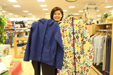 徹底比較！レインポンチョvsレインスーツ、フェスに最適な雨具はどっち！？