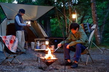 夏だけでは終わらない！秋キャンプデビューで買い足しておきたいアイテムとは？