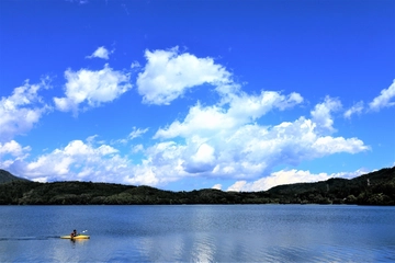 湖畔キャンプを楽しむなら青木湖キャンプ場!その魅力とは?