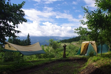 目の前に絶景広がる！くりの木キャンプ場の高台でキャンプをしよう！