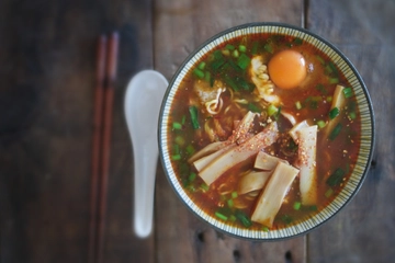 冬のキャンプ飯は辛口インスタントラーメンで決まり!食べて体ポカポカ!