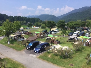家族で楽しめる!周辺環境が万全に揃う「朽木オートキャンプ場」
