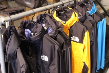 【完売必至】ザ・ノース・フェイスの大人気バルトロジャケット！