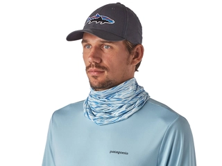 パタゴニアのネックウォーマーは快適フィットでアウトドアに最適！