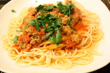 クッカー1つで簡単にできるキャンプ飯!ワンポットパスタ人気レシピ14選