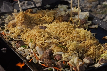 焼きそばアレンジレシピ19選!キャンプで上手に作るコツも伝授!