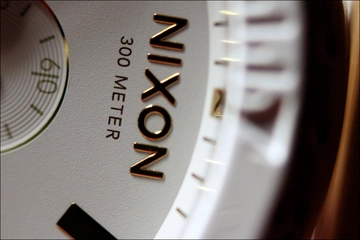 ニクソンの時計はアウトドア向けのモデルが多数！おすすめ腕時計6選