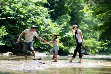 たったワンポイント変えるだけ!夏に差がつく3つのシーン別アウトドアウェア