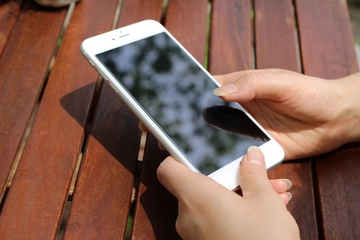 スマホが水没!やっちゃダメなこととやるべきことを確認して対処を
