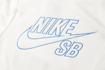 ナイキ「SBパーカー」特集!おすすめアイテムからコーデまで