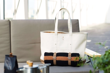 【11/28発売開始】待望の第二弾！スノーピーク×スタバのブランケットとバッグでほっと温まる冬。