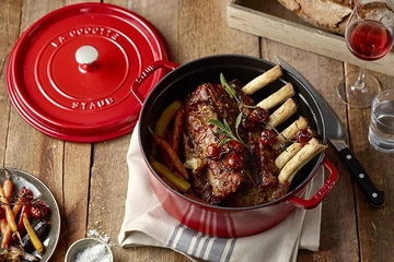 staub(ストウブ)の鍋おすすめ13選!ダッチオーブンの代わりにキャンプでも活用できる!