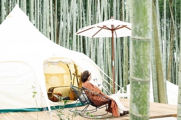 動物園グランピングでキリンと朝食!?今からチェックしておきたいTHE BAMBOO FOREST