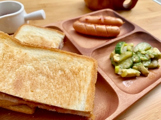 家でもキャンプでも万能。ホットサンドメーカーで時短キャンプ料理に挑戦!【おうちhinata】