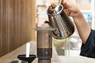話題のエアロプレスの秘密に迫る!いれ方を徹底解説【NO coffee, NO camp】