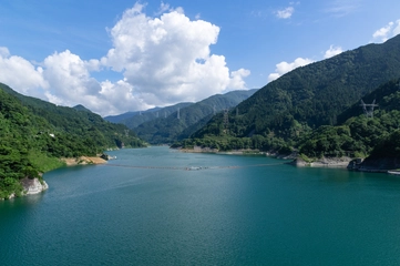 埼玉県の彩の国キャンプ村を解説!釣りや水遊びを楽しめる!