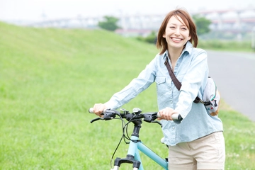 スカートでも乗れる車種も!女性向けおすすめクロスバイク6選