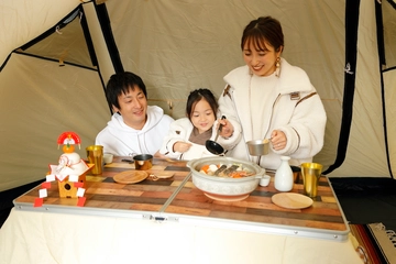 今年はこたつで「年越しキャンプ」に挑戦！ 手持ちアイテムを使ったぬくぬくなお座敷スタイル