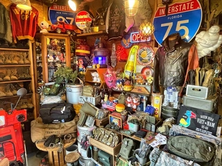 米軍基地のあるミリタリーの街、東京・福生。ヴィンテージ名店が教えてくれた名作とは？【アウトドアギアさんぽvol.3】