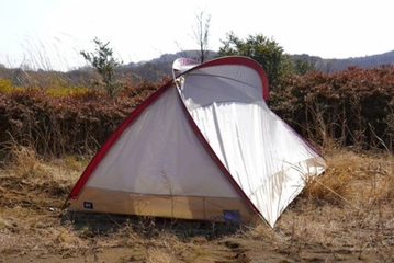 伝説のテント「moss TENTS」がバイカーズパラダイスとコラボで復活!?現代に蘇った名品の正体