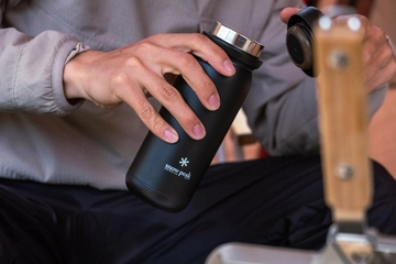 「スノーピーク」がAmazon限定で「リッチブラックシリーズ」を販売!第一弾はステンレス真空ボトル