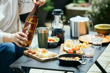 【酒好き編集部が伝えたい】初夏のベランピングで飲む最高のお酒の楽しみ方!ローチェアでゆったり、ぜいたくに。