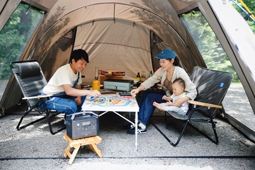 雨でもキャンプをあきらめないで!テント内で楽しめる料理&遊びを知れば、親子で大満足