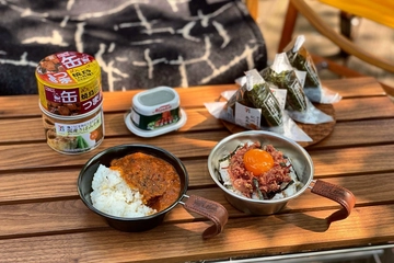 セブンイレブンおにぎりと缶詰をマッシュアップ！手抜きだけど、ちゃんとした5分ご飯【コンビニキャンプめしvol.5】