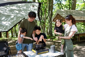 「今日はママ、座ってて！」子どもとパパで頑張る、おもてなしキャンプ！料理作戦で大成功！？