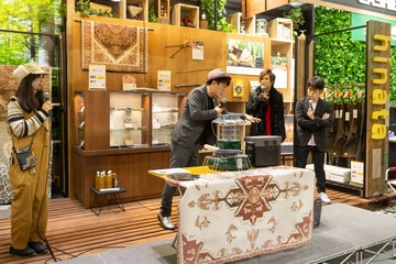 hinataコンセプトショップを併設したエルブレス・アリオ柏店がグランドオープン。記念イベントにはあのキャンプ好き芸人が登場!