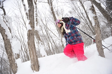 キャンプ好きもはまる「スノーシュー」の世界。雪国のリゾートで子どもの成長を楽しむ雪遊び！【長野・白馬】