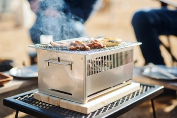 1台7役!焼き、蒸し、熱燗もできる炭焼き器「+Base(ベース)」でキャンプ料理の幅が広がる!