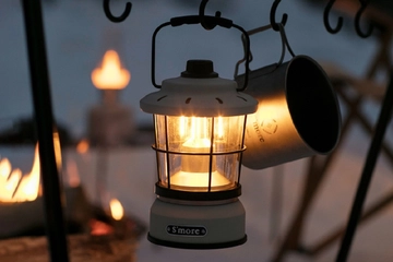 「スモア」のランタンで特別な夜を。おしゃれで機能的なランタンとヘッドライトが登場!