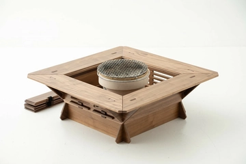和モダンなキャンプテーブル「七輪囲炉裏」ブラックウォルナット材タイプが新登場