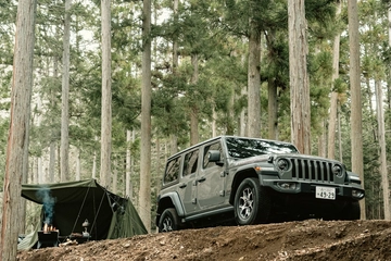 自分だけの秘密基地・パップテントで武骨キャンプを極める【Jeep×hinata vol.2】