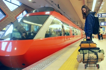 ロマンスカーでキャンプ×箱根観光を満喫!運転疲れ・渋滞知らずの「電車キャンプ」を始めよう