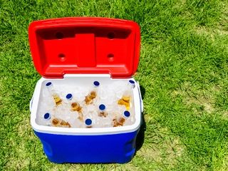 氷を長時間キープするコツ!3日〜1週間溶けないクーラーボックスも紹介