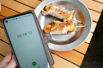 【hinata編集部が検証】ひよっこキャンパーの3分クッキング~ホットサンドメーカーで肉巻き編~